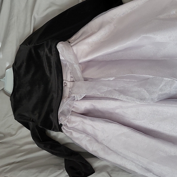 Dress Wedding/Christmas 4T - Picture 7 of 8